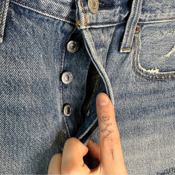 Levi’s 501 high waisted jean shorts - Picture 5 of 10